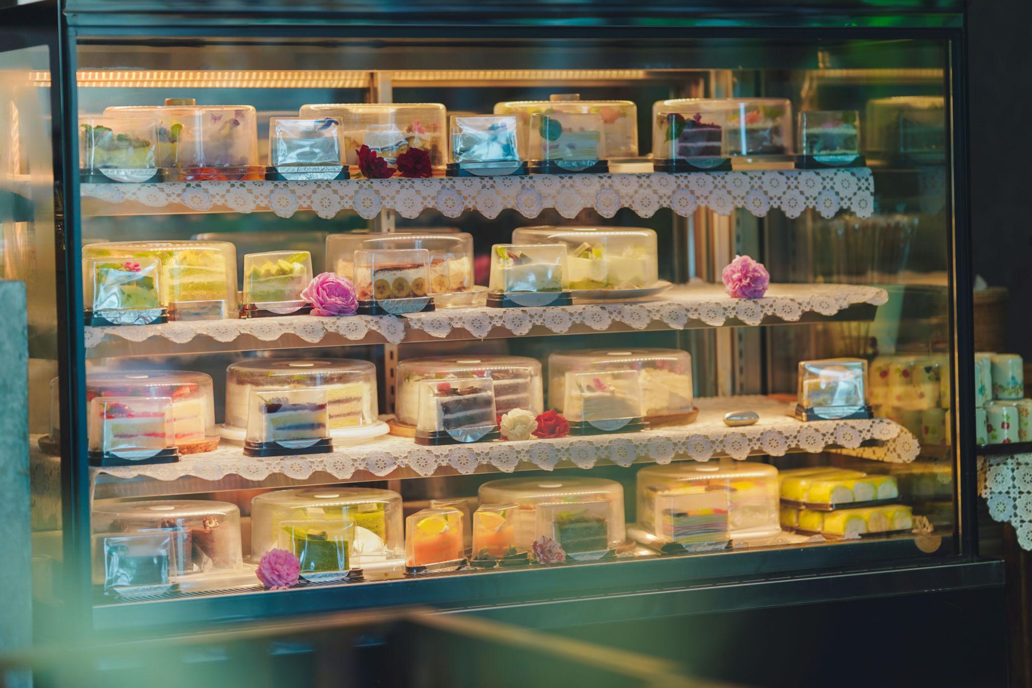 freezer for dessert shop