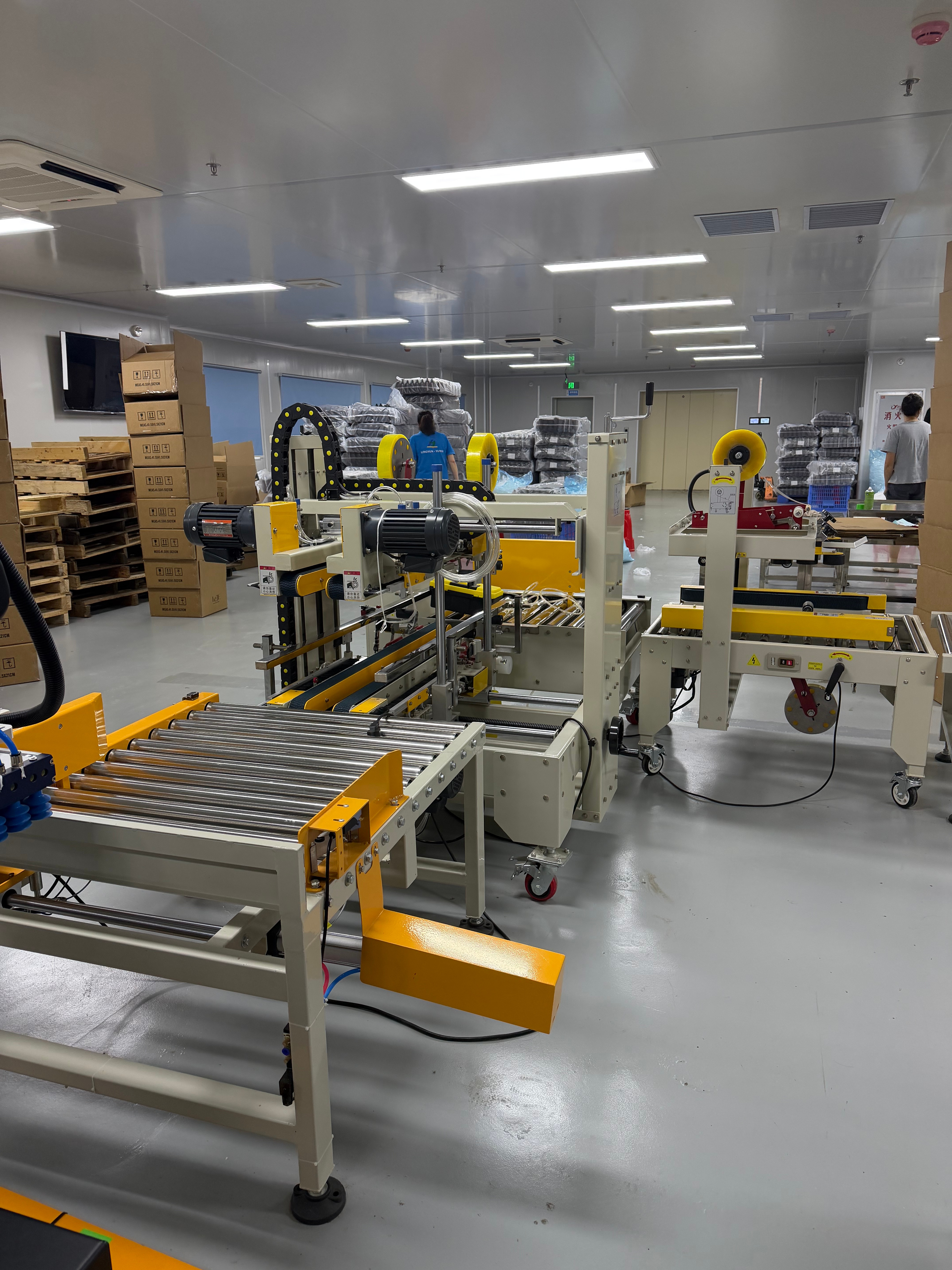 Shampoo filling line with quality inspection